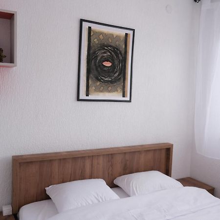 Zogu Apartments - Downtown Pristina Extérieur photo