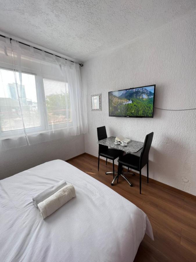 Zogu Apartments - Downtown Pristina Extérieur photo
