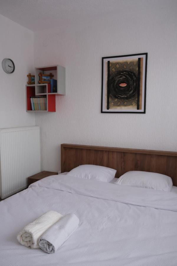 Zogu Apartments - Downtown Pristina Extérieur photo
