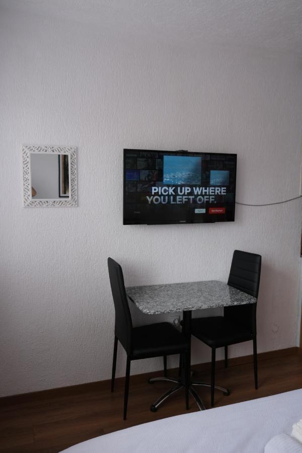 Zogu Apartments - Downtown Pristina Extérieur photo