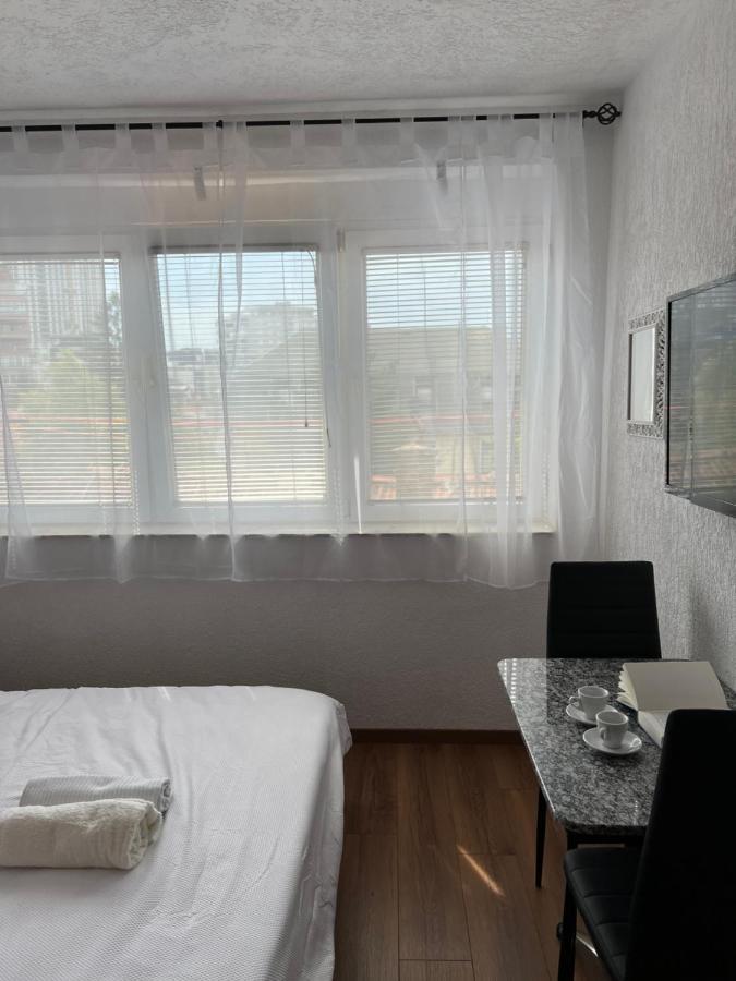 Zogu Apartments - Downtown Pristina Extérieur photo